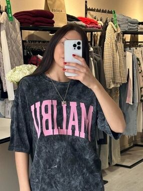 Source Unknown Black Mineral-Wash Tee with Pink Logo